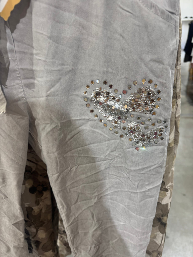 Made in Italy Scrunchy Stretch Glitz Heart Jogger Pants – Ultra Comfortable Plus Size - Gray
