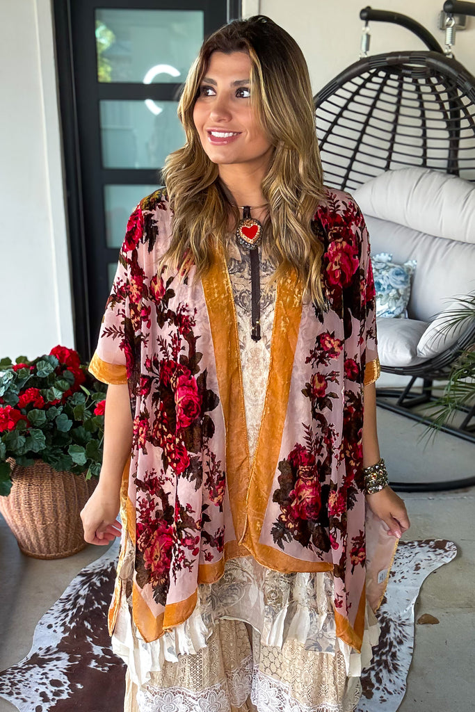 True Burnout Velvet Masterpiece Kimono - Gold Bord