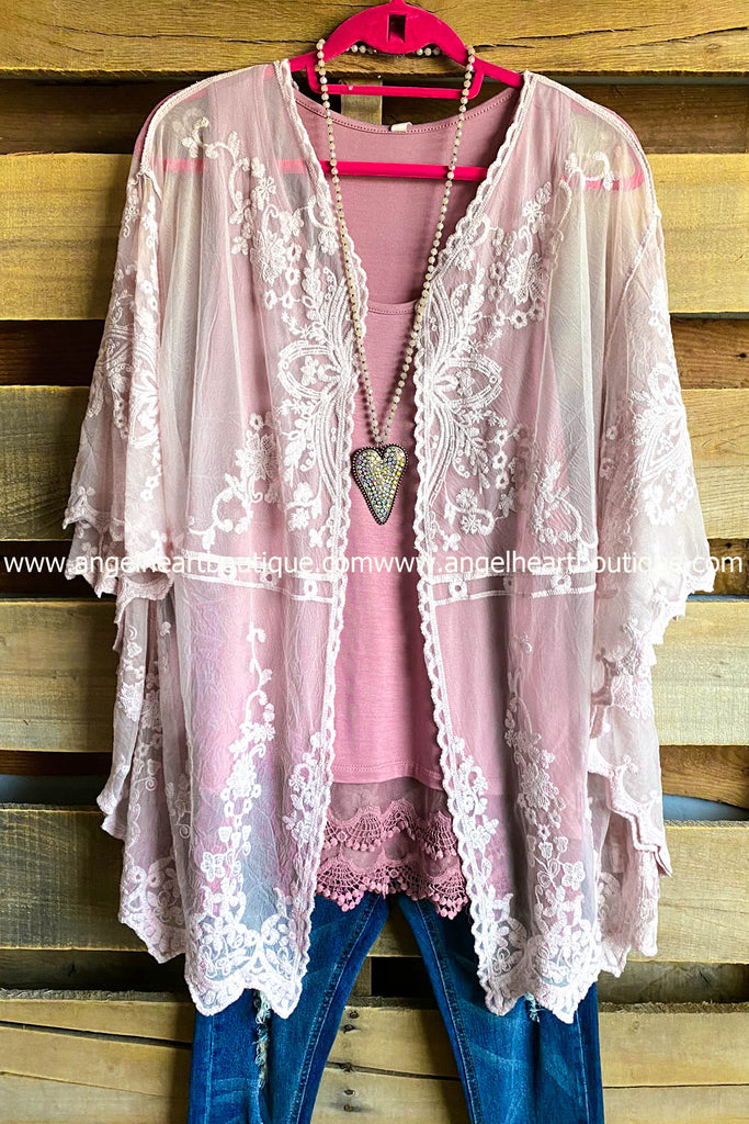 AHB EXCLUSIVE: Finding Perfection Kimono - Pink