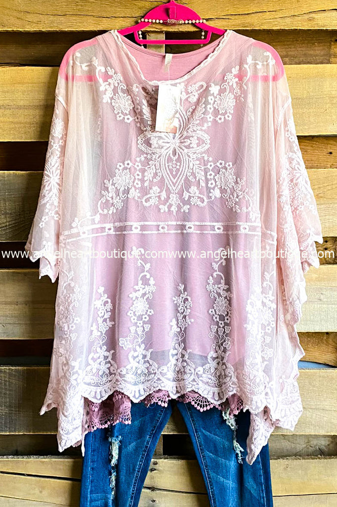AHB EXCLUSIVE: Finding Perfection Kimono - Pink