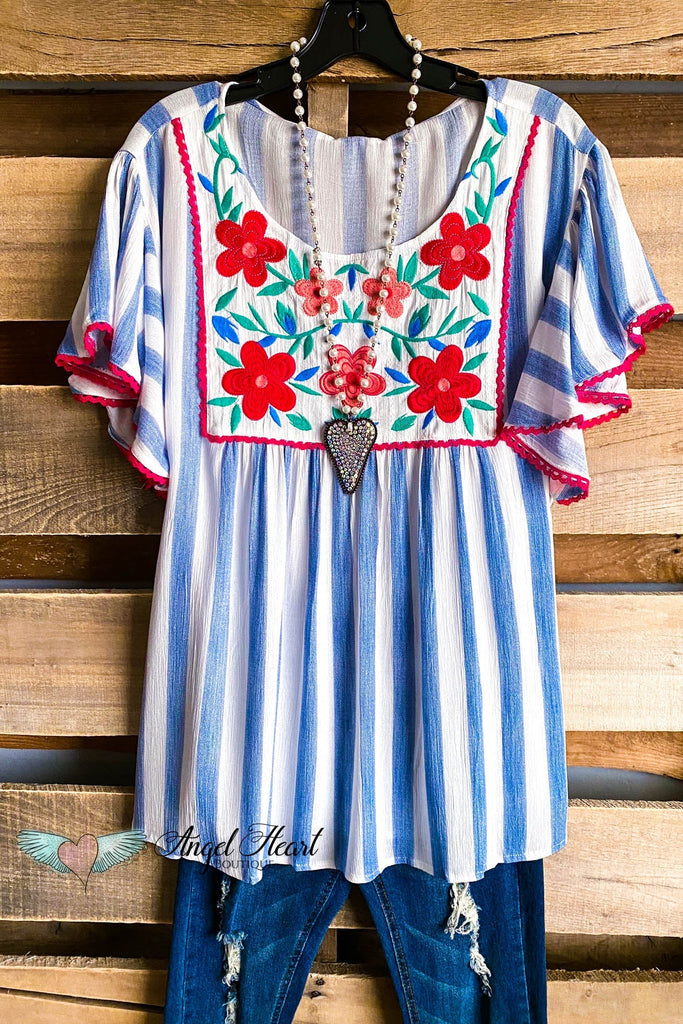 AHB EXCLUSIVE: Pretty Skies Top - Ivory/Navy - SALE