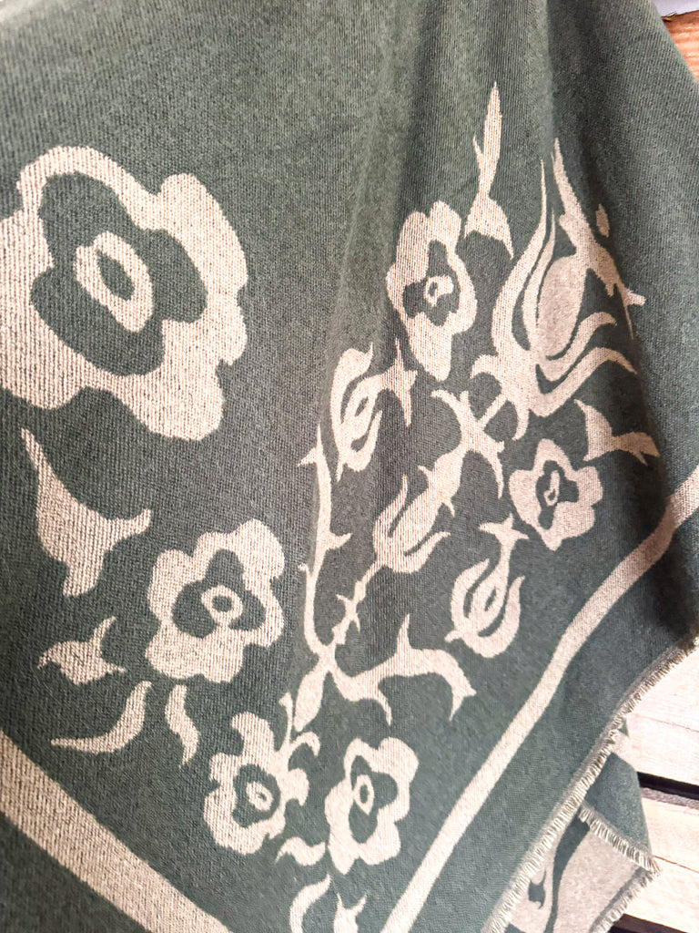 Looking Around You Poncho - Green