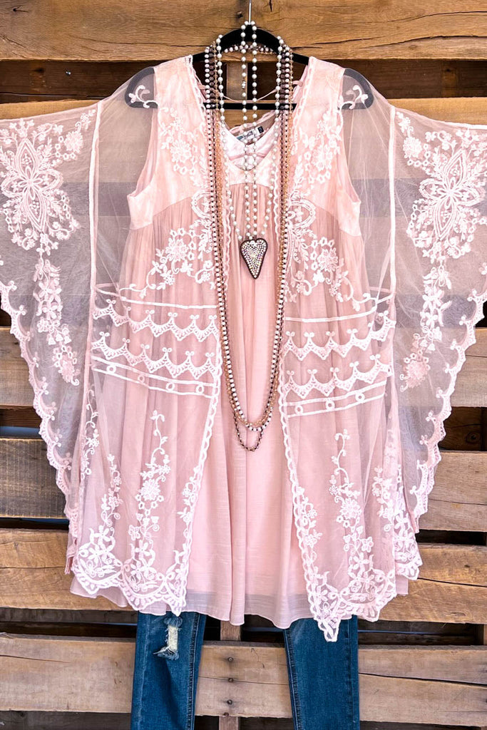 AHB EXCLUSIVE: Finding Perfection Kimono - Pink