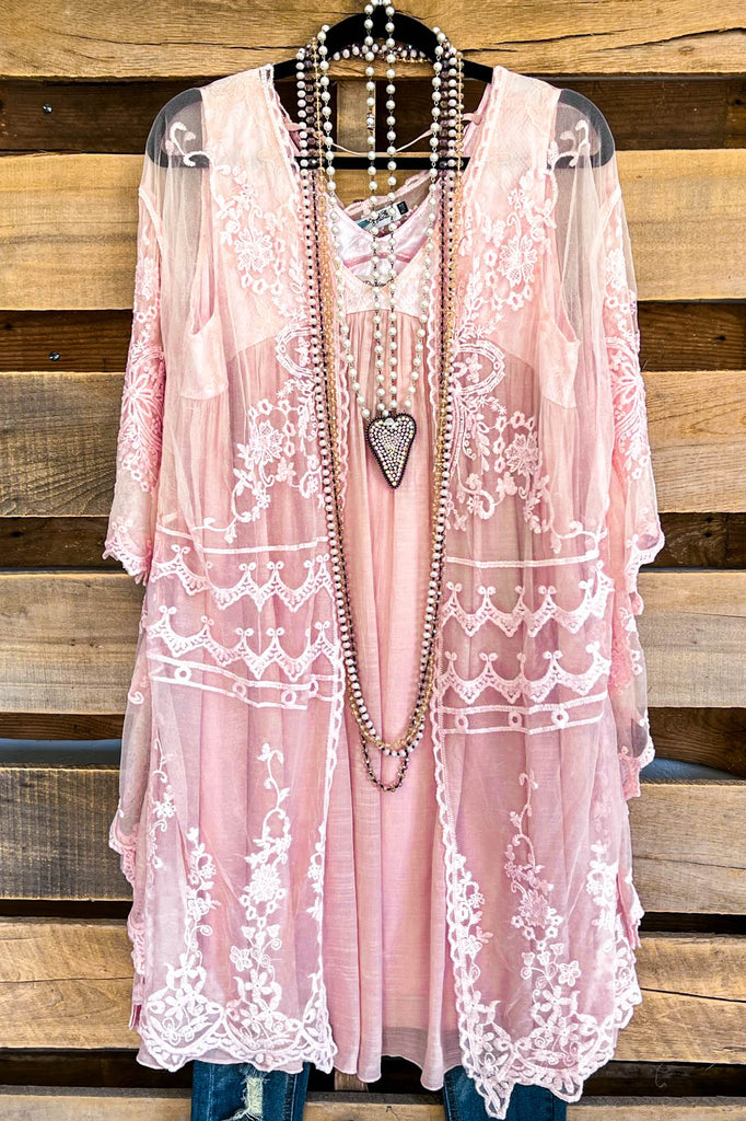 AHB EXCLUSIVE: Finding Perfection Kimono - Pink