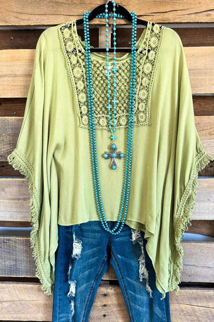 Countryside Escape Poncho - Lime (Petite Length)