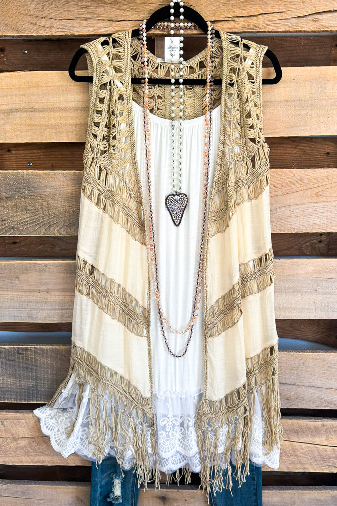 Traveling Abroad Vest - Beige