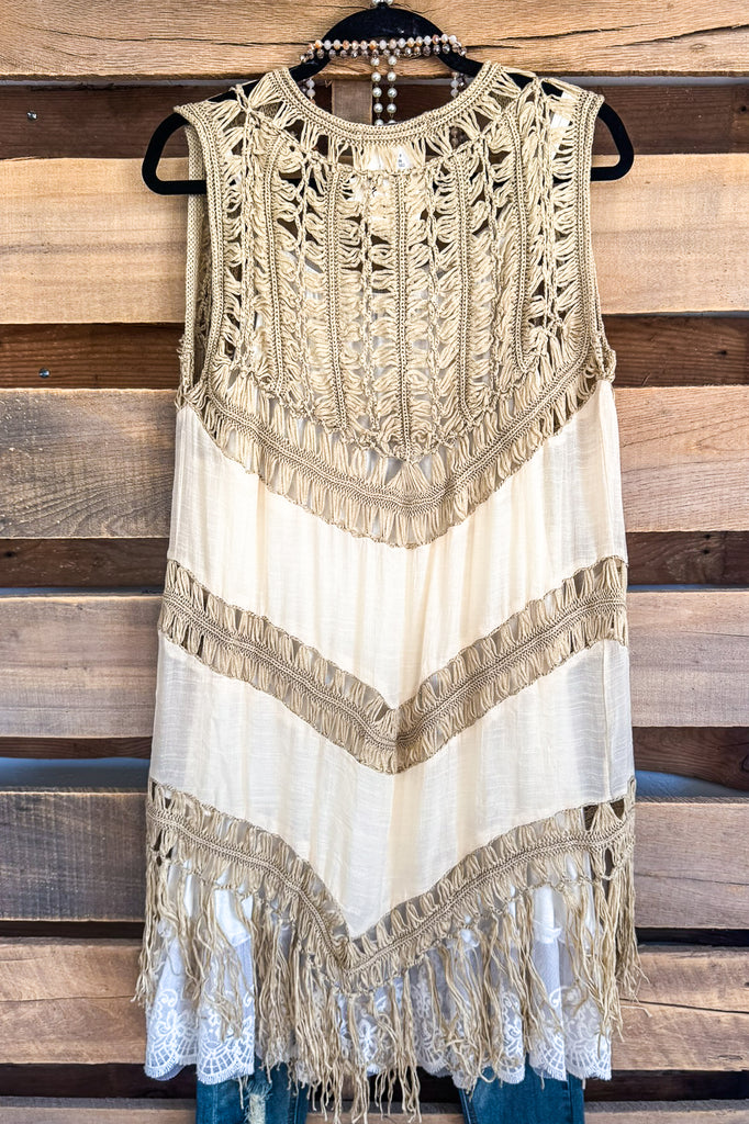 Traveling Abroad Vest - Beige