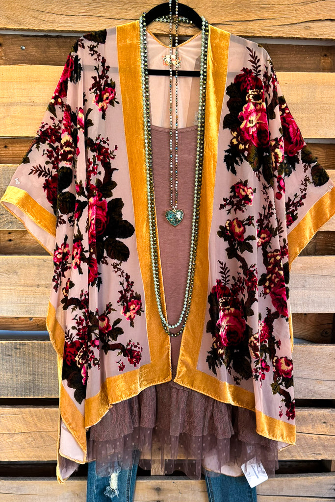 True Burnout Velvet Masterpiece Kimono - Gold Bord