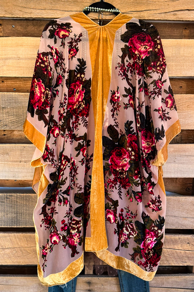 True Burnout Velvet Masterpiece Kimono - Gold Bord