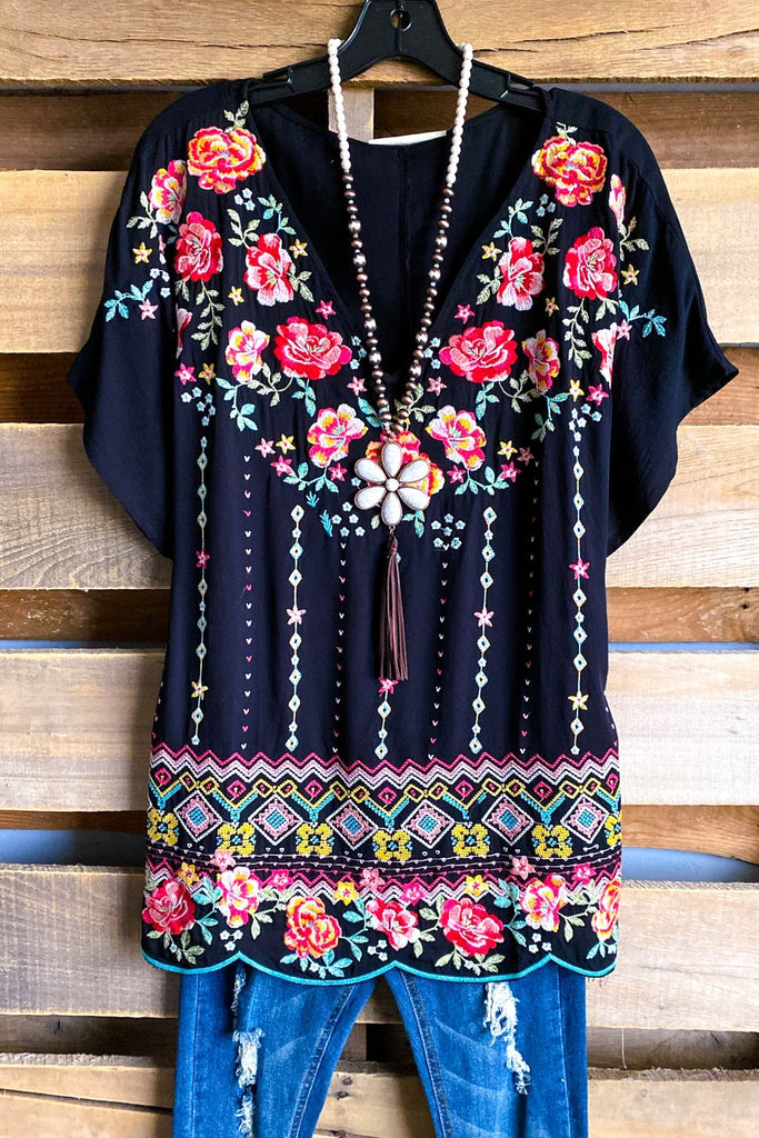 AHB EXCLUSIVE: Sweet Love Blouse - Black