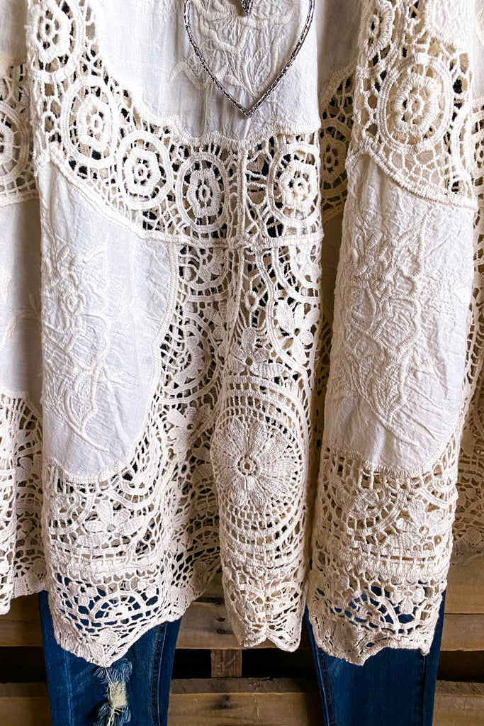 AHB EXCLUSIVE: Delightful Details Top - Natural - 100% COTTON