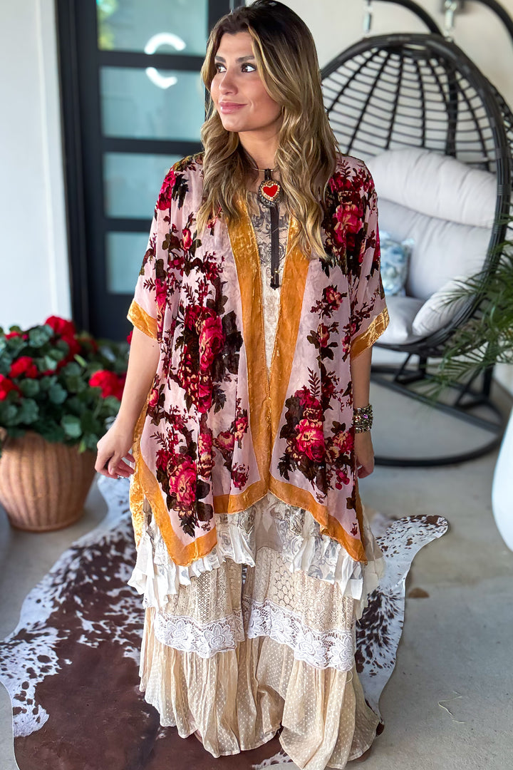 True Burnout Velvet Masterpiece  Kimono - Gold Bord