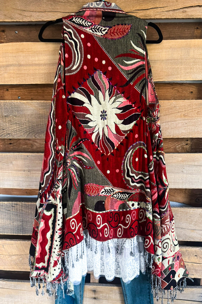 Burst Of Energy Thick Stitch Vest - Burgundy