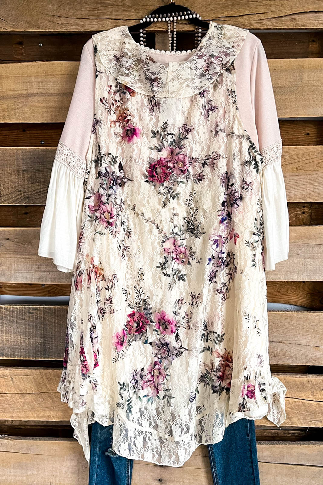 AHB EXCLUSIVE: Season Surprise Vest - Beige/Ch Floral